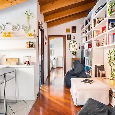 Le Domus Milano_Attic With Terrace Apartment Exterior foto
