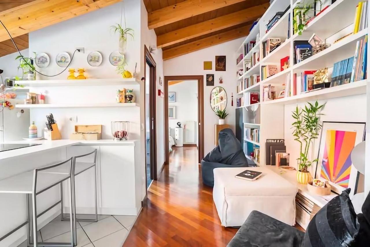 Le Domus Milano_Attic With Terrace Apartment Exterior foto